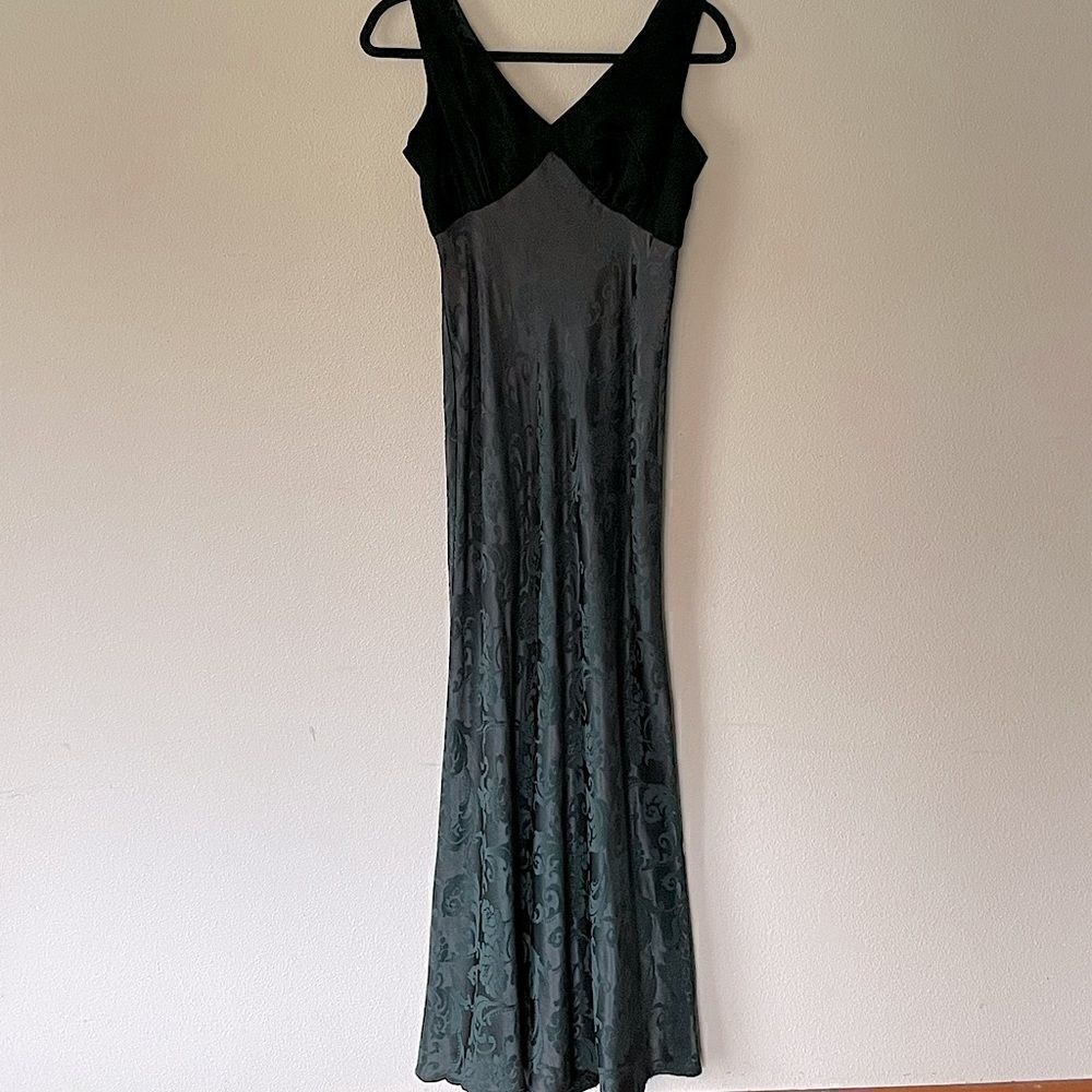Vintage (1996) Roberta Dark Green Gown. Size 5/6.